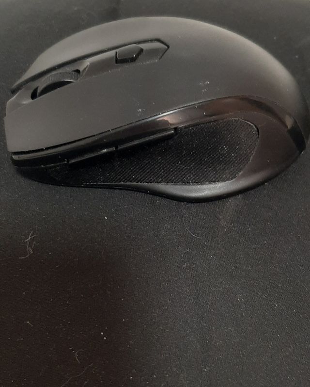 Ratón Inalámbrico Negro, en buen estado, si uso.