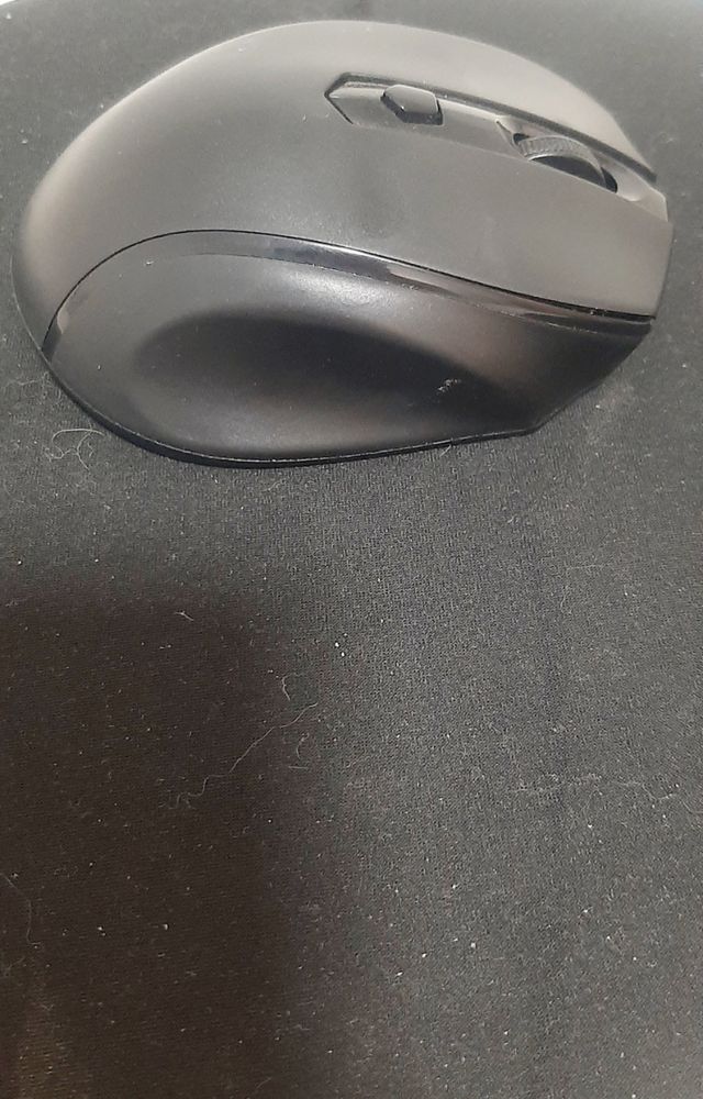 Ratón Inalámbrico Negro, en buen estado, si uso.