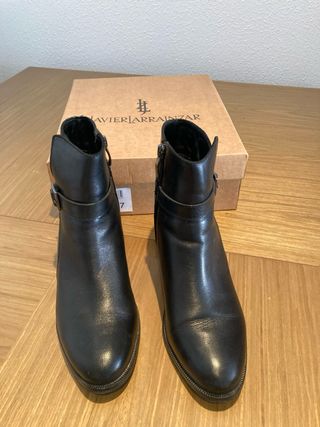 Botines piel negros talla 38 tacón bloque