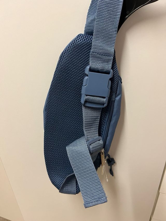 Zainetto azzurro Fiorucci e marsupio stesso colore