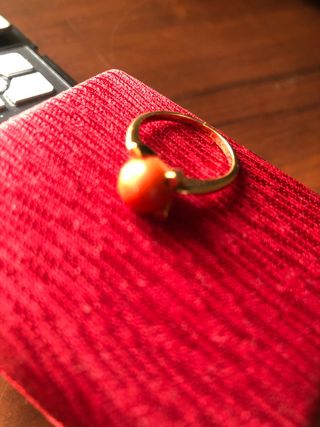 Anillo Oro 18k con Coral Rojo