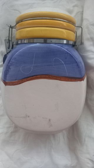 Barattolo decorato con coperchio