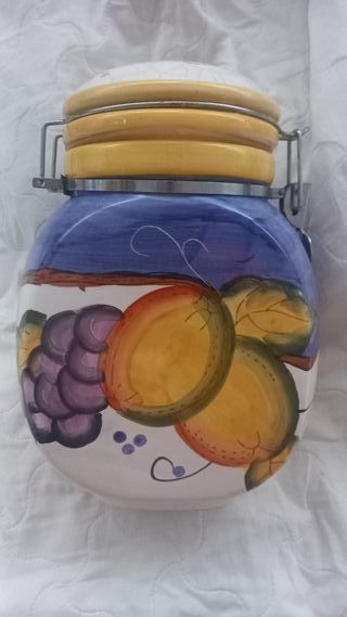 Barattolo decorato con coperchio