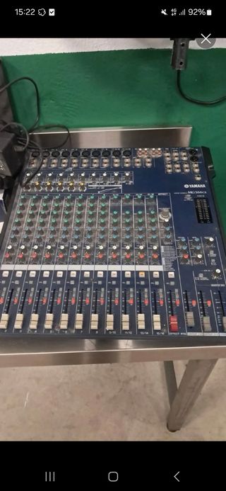 Mesa de Mezclas Yamaha MG166CX