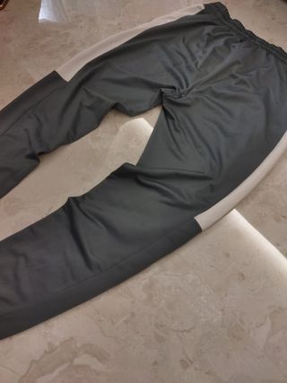 Chándal Puma Gris y Blanco Talla M