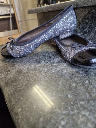 Bailarinas mujer negras y plateadas