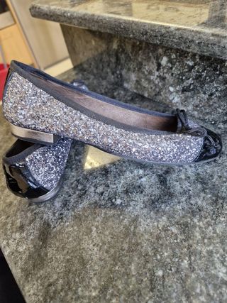 Bailarinas mujer negras y plateadas