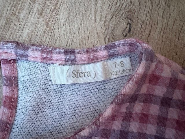 Vestido de cuadros para niña