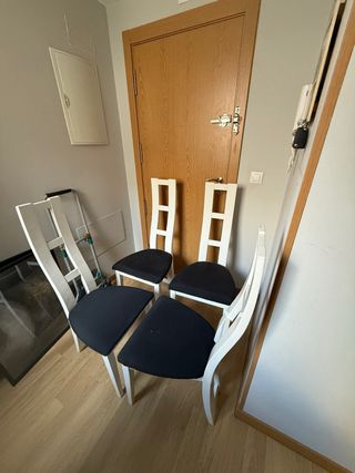 Conjunto de 4 sillas de comedor blancas+ Mesa 