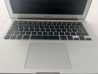 MacBook Air 13 Plata 2019
caja original y cargador