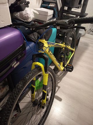 Bicicleta Amarilla + candado