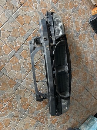 BMW E90/E91 dianteiro com faróis de xenon