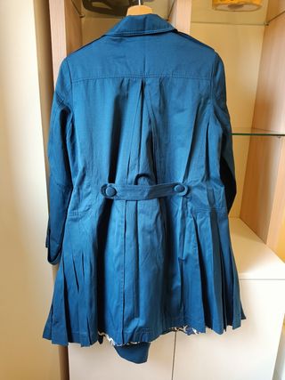 Gabardina azul petróleo