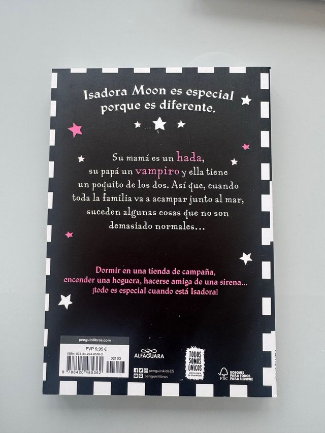 Isadora Moon va al colegio / Isadora Moon Goes ...