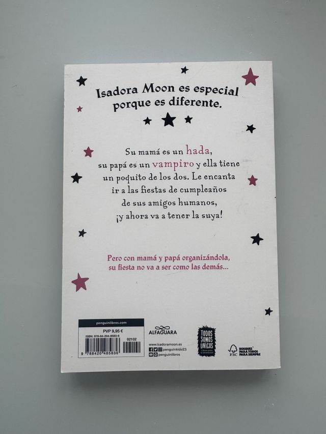 Isadora Moon va al colegio / Isadora Moon Goes ...