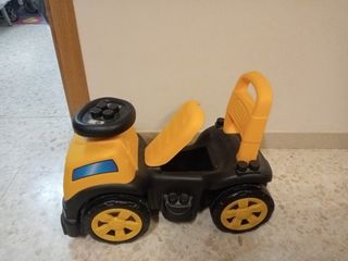 Correpasillos amarillo y negro