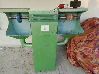Máquina de lijar industrial.