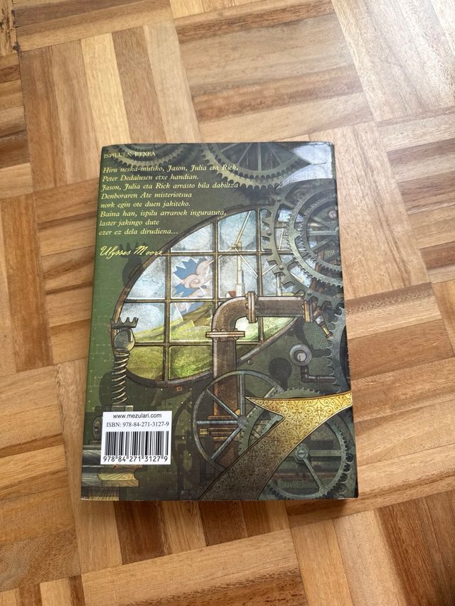 Ispiluen etxea. Uyisses Moore (Basque Edition)