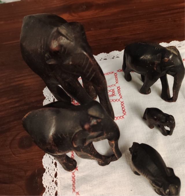 Set 5 Elefanti in Legno Intagliato