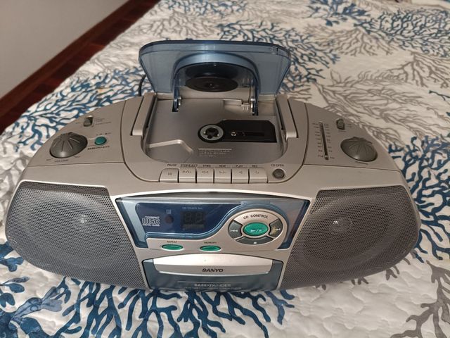 Reproductor CD y Casete Sanyo