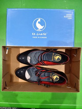 Zapatos charol negros y rojos T.36