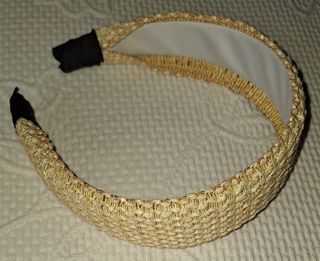 Doadema ancha y trenzada sin usar