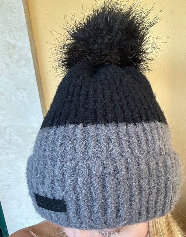 Gorra Columbia Lana Negra y Gris