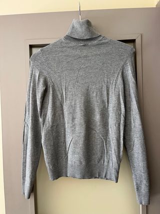 Jersey de cuello alto gris