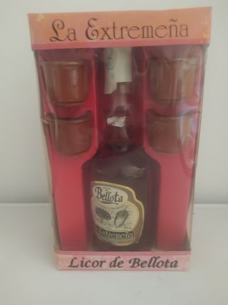 Licor de Bellota La Extremeña con 4 Vasos