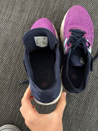 Zapatillas New Balance Moradas y Azules