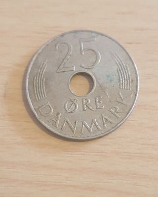 Moneda 1983 con agujero