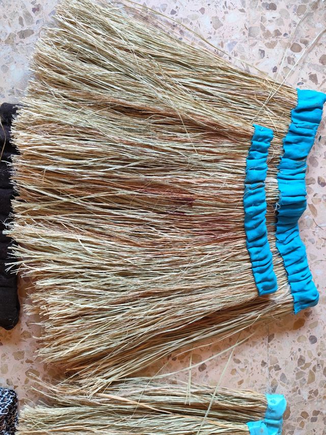 Falda y collar africano hecho a mano para boatos