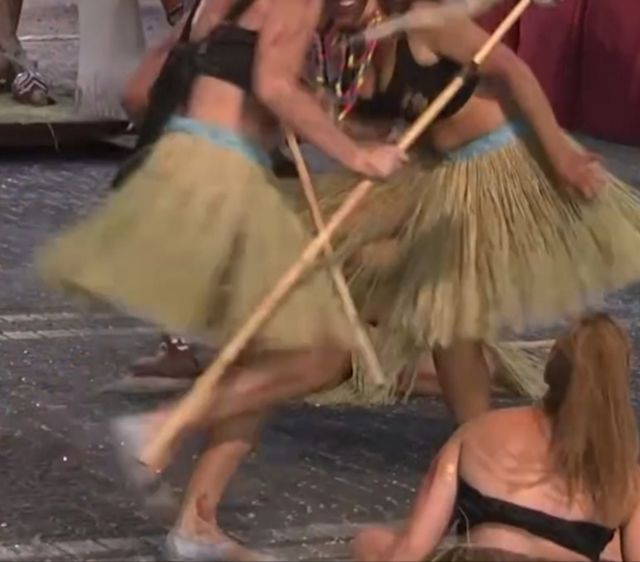 Falda y collar africano hecho a mano para boatos