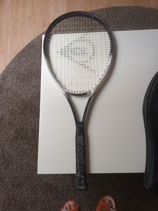 Raqueta de tenis Dunlop con funda
