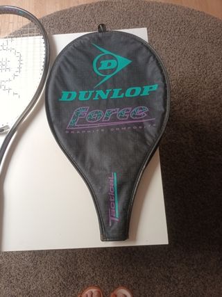 Raqueta de tenis Dunlop con funda