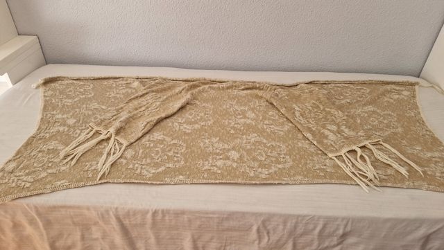 Chaqueta de punto beige y blanco