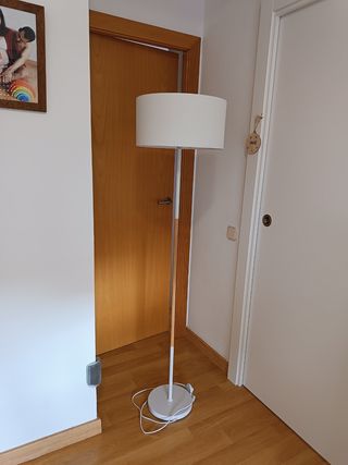 Lámpara de pie moderna