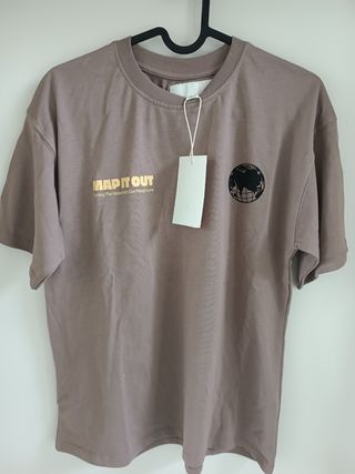 Camiseta Map It Out con globo terráqueo