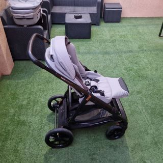 Carrito Bebé Inglesina Aptica XT Gris con poco uso