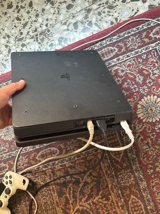 Ps4 Slim Beige/Negro con Mando y Cargador