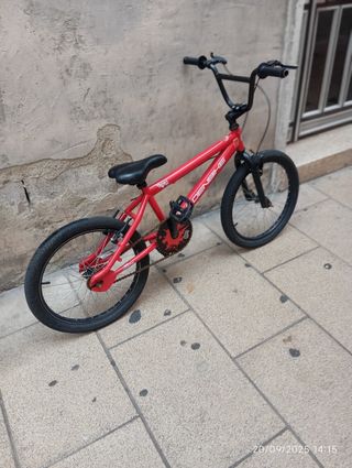 Bicicleta BMX Roja negociable 