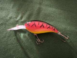 Señuelo pesca crankbait rojo y amarillo