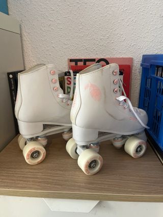 Patines blancos para niña muy poco uso 