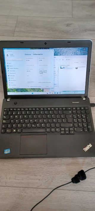 Portátil Lenovo ThinkPad i3