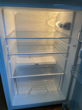 Nevera pequeña blanca Teka