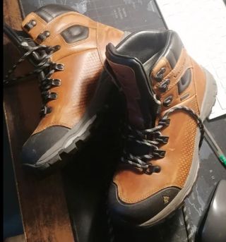 Botas de montaña marca Vasque T38.5