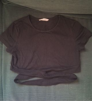 Camiseta crop top negra