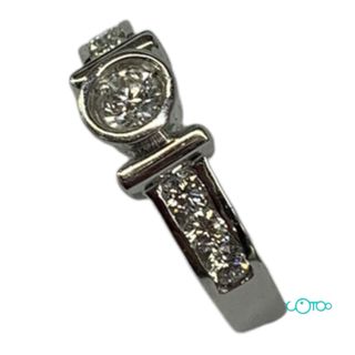 Anillo de diamantes oro blanco 