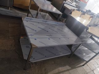 Mesa de acero inoxidable a medida
658746091