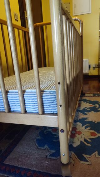 Cuna de madera